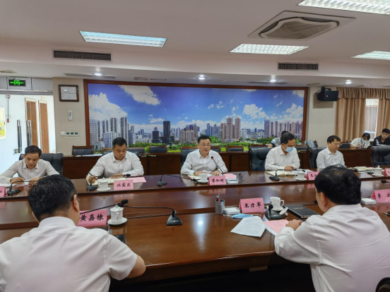 來(lái)賓市與皇氏集團、華能舉行200萬(wàn)千瓦農光牧儲大基地項目推進(jìn)座談會(huì )