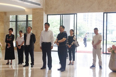 2022年11月10日，自治區政協(xié)副主席、黨組成員費志榮蒞臨皇氏集團黨支部